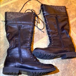 High boots, lace or zipper so so comfy